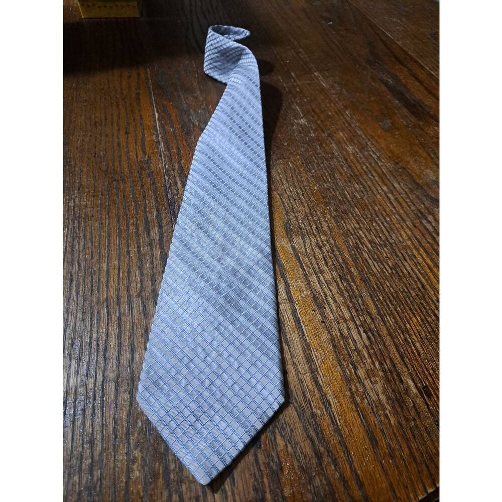 Club Room by Charter Club Silver and Blue Silk Mens Neck Tie Made in the USA